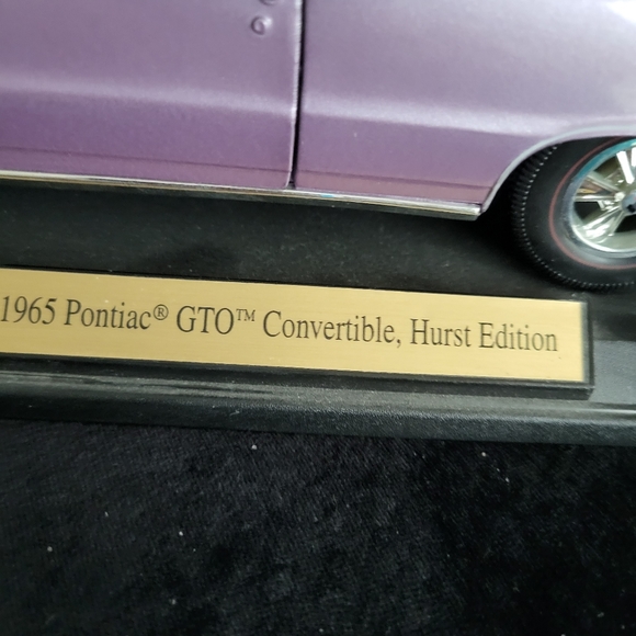 Maisto 1965 Pontiac G.T.O. Die-cast Model Car - Picture 9 of 10